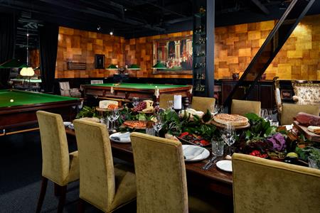 QTMW The Billiards Room - Table Feast 5